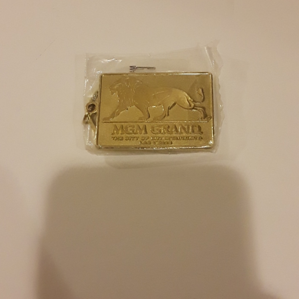 c NEW VTG MGM CASINO HOTEL LAS VEGAS KEYRING FOB